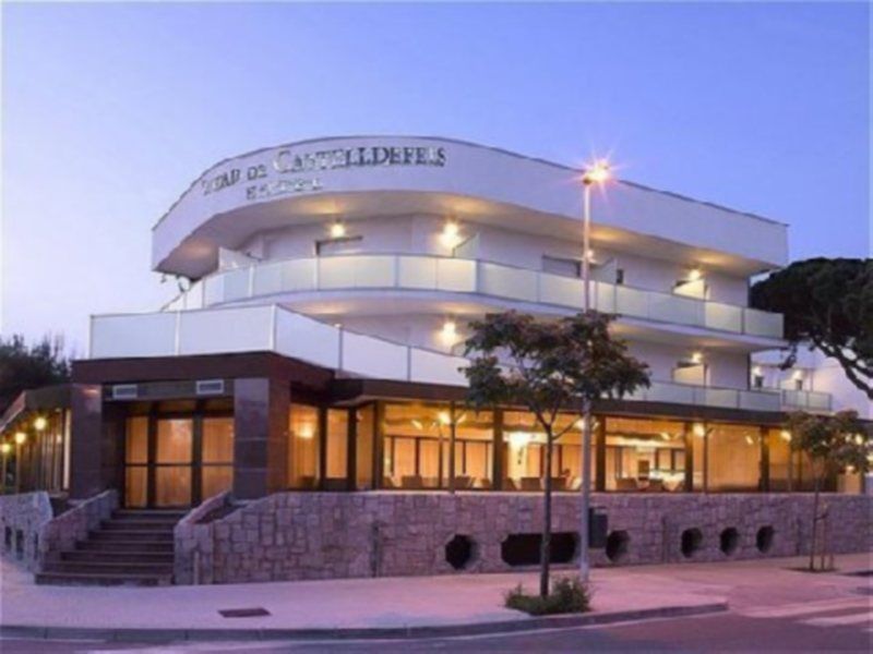 فندق سيوداد دي كاستيلديفيلس المظهر الخارجي الصورة